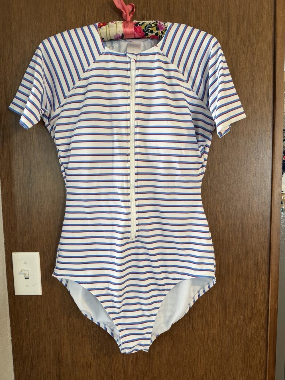 Kona Sol short sleeve rash guard one-piece swimsuit red white blue zipper sz L